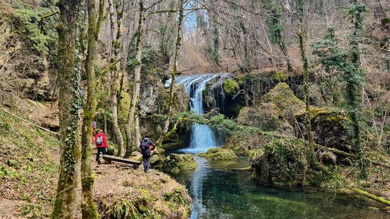 A mesebeli Néra völgye mészkőszirtekről, víznyelőkről, szakadékokról és vízesésekről híres_FOTÓ Filep Ingrid