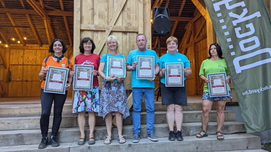 A kolozsvári EKE tagjai közül Merza Gyula-díjat vett át Fazekas Gabriella és Zsolt, valamint Kasza Izabella_FOTÓ Kismihály Boglárka