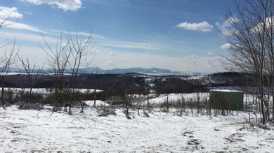 Kilátás az Árpád-csúcsról (833 m), a Feleki-gerinc legmagasabb pontjáról