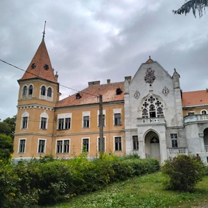 Ugron-kastély