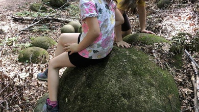 A méretes feleki gömbkövek lenyűgözték a gyerekeket_FOTÓ Kismihály Boglárka