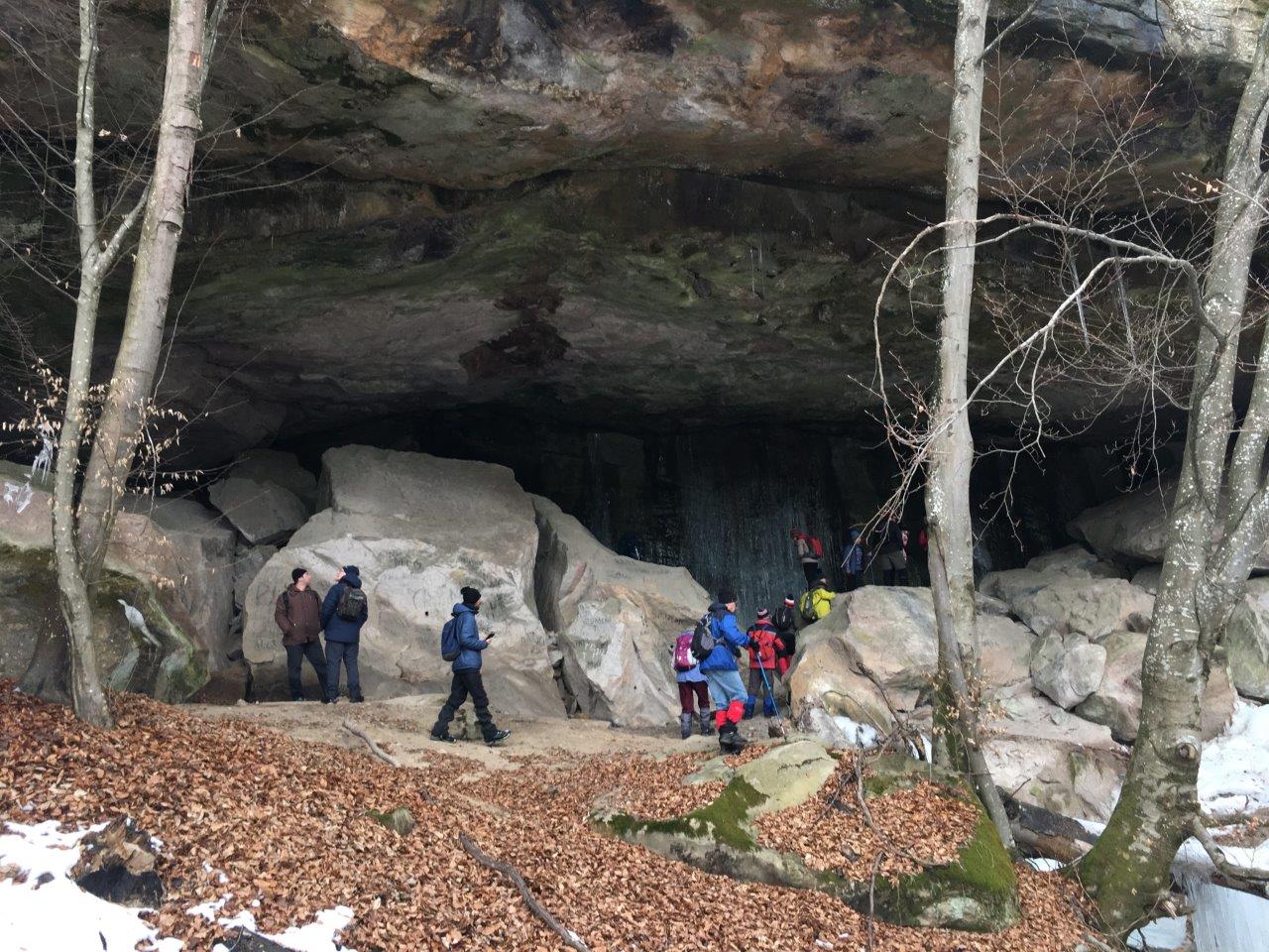 A túravezetőnk, Kiss Jani által elnevezett Barlang-völgyi jeges sziklavájat
