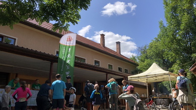 Reggeli pezsgés a kalotaszentkirályi rajtban_FOTÓ Kismihály Boglárka