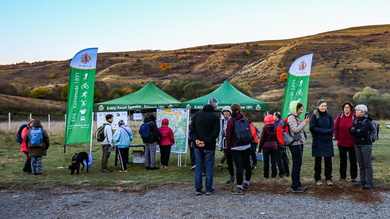 Gyülekezés reggel a rajtban_Szabó Zsolt felvétele