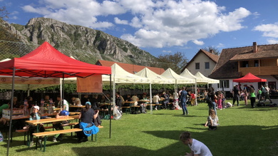 A torockói célt idén a kultúrotthon helyett a Tóbiás Ház udvarán rendeztük be_Kismihály Boglárka felvétele